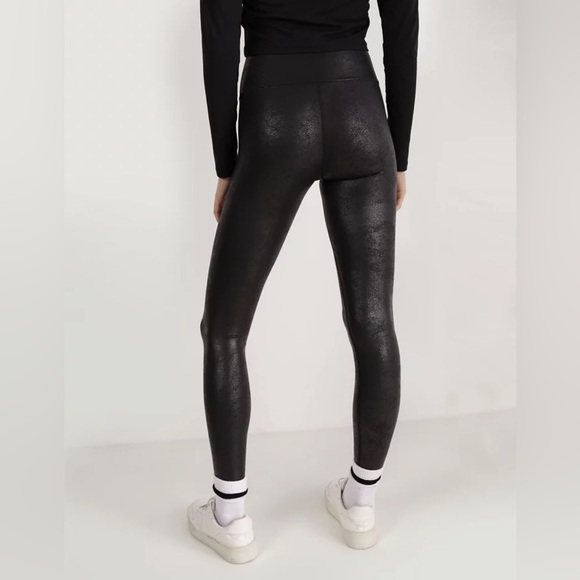 Aerie OFFLINE The Hugger Crackle Legging - Picture 4 of 9